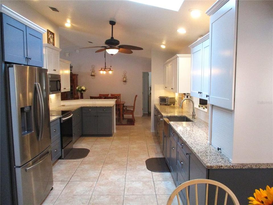 For Sale: $309,000 (2 beds, 2 baths, 1866 Square Feet)