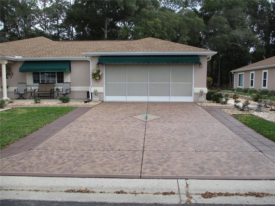 For Sale: $309,000 (2 beds, 2 baths, 1866 Square Feet)