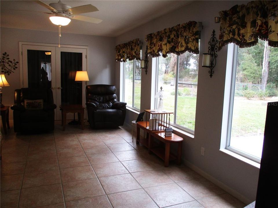 For Sale: $309,000 (2 beds, 2 baths, 1866 Square Feet)