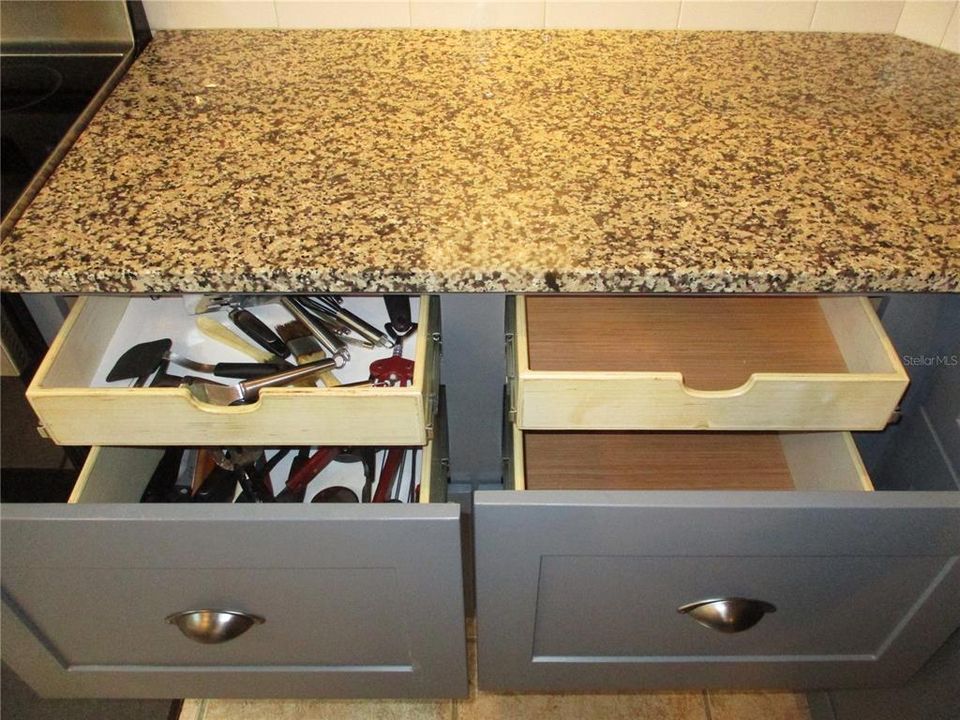 For Sale: $309,000 (2 beds, 2 baths, 1866 Square Feet)