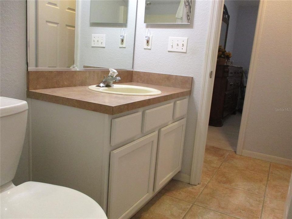 For Sale: $309,000 (2 beds, 2 baths, 1866 Square Feet)