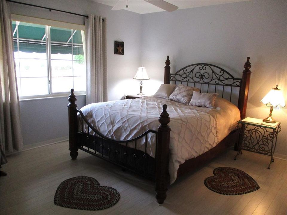 For Sale: $309,000 (2 beds, 2 baths, 1866 Square Feet)