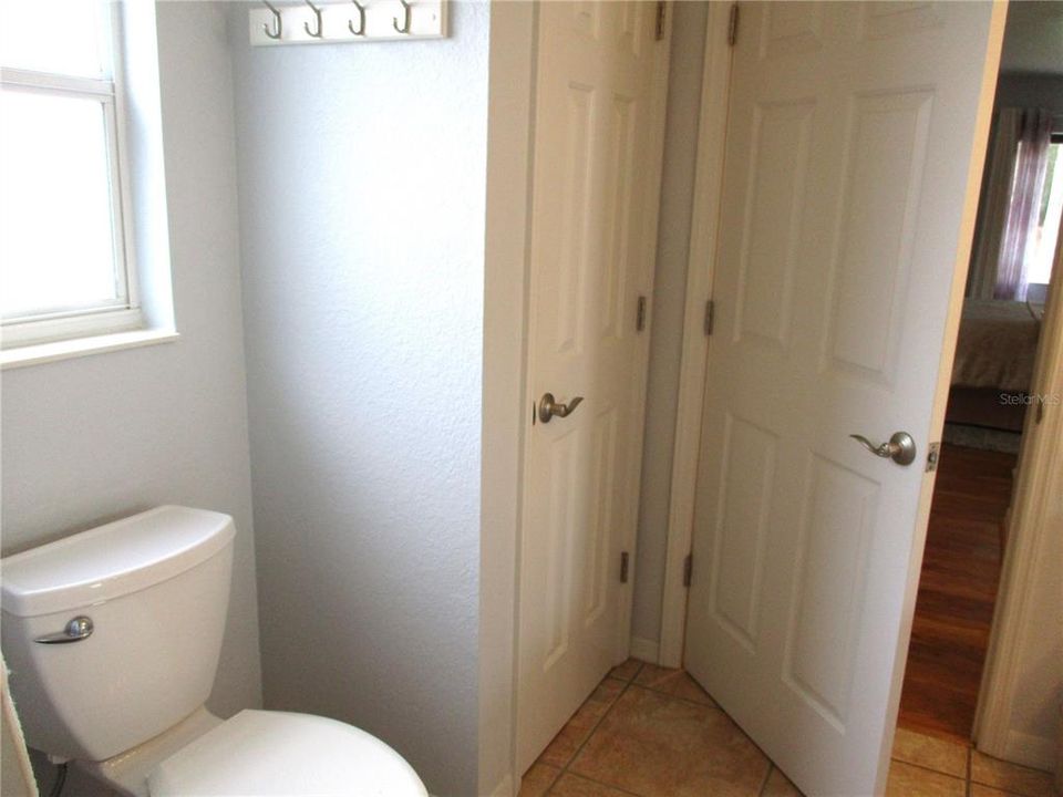 For Sale: $309,000 (2 beds, 2 baths, 1866 Square Feet)