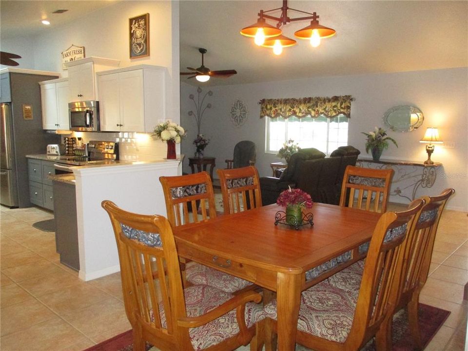 For Sale: $309,000 (2 beds, 2 baths, 1866 Square Feet)