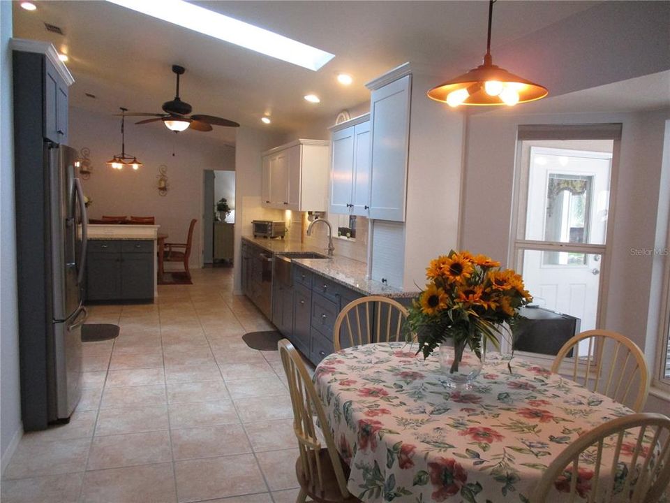 For Sale: $309,000 (2 beds, 2 baths, 1866 Square Feet)