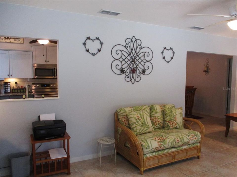 For Sale: $309,000 (2 beds, 2 baths, 1866 Square Feet)