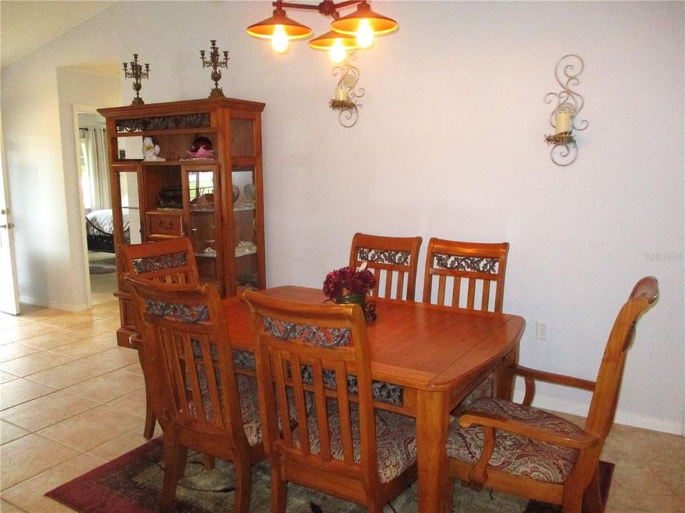 For Sale: $309,000 (2 beds, 2 baths, 1866 Square Feet)