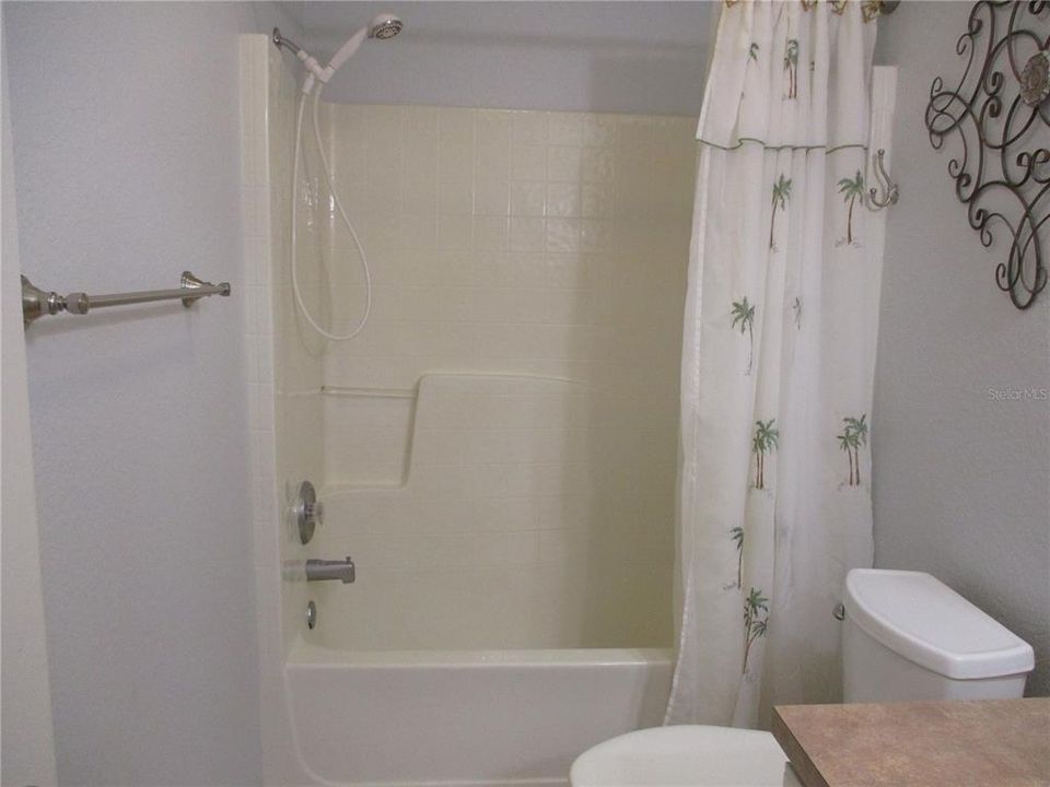 For Sale: $309,000 (2 beds, 2 baths, 1866 Square Feet)