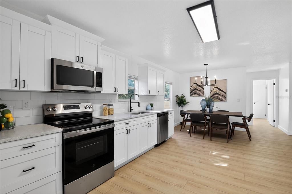 待售: $219,990 (3 贝兹, 2 浴室, 1482 平方英尺)