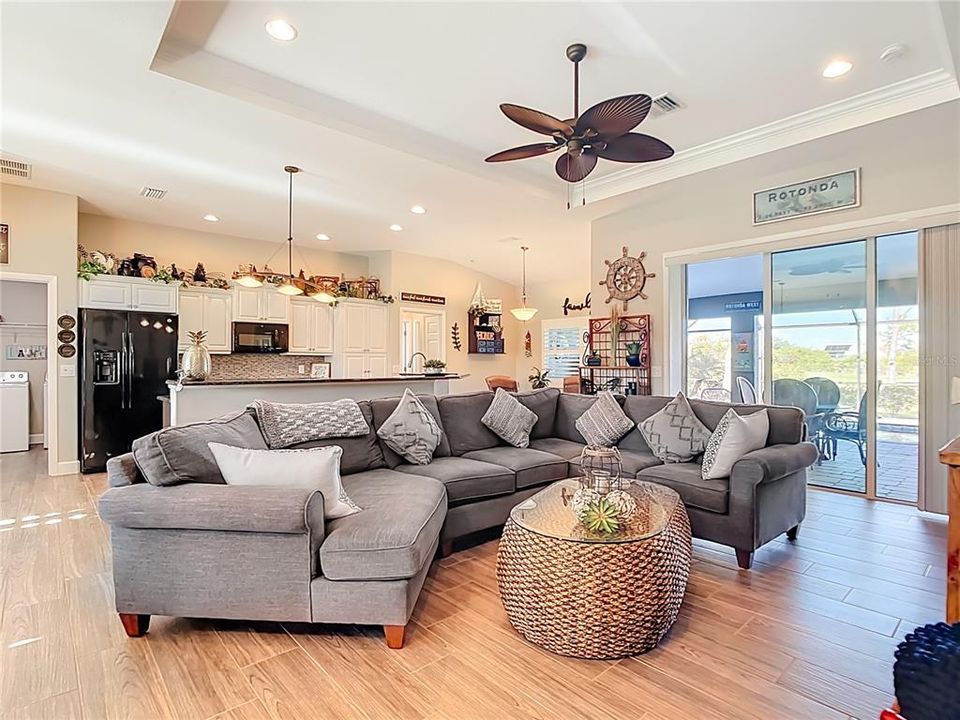 For Sale: $499,000 (3 beds, 2 baths, 1648 Square Feet)