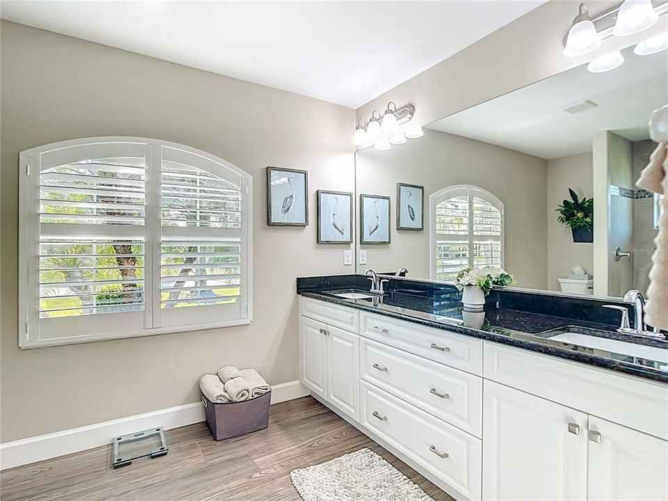 For Sale: $499,000 (3 beds, 2 baths, 1648 Square Feet)