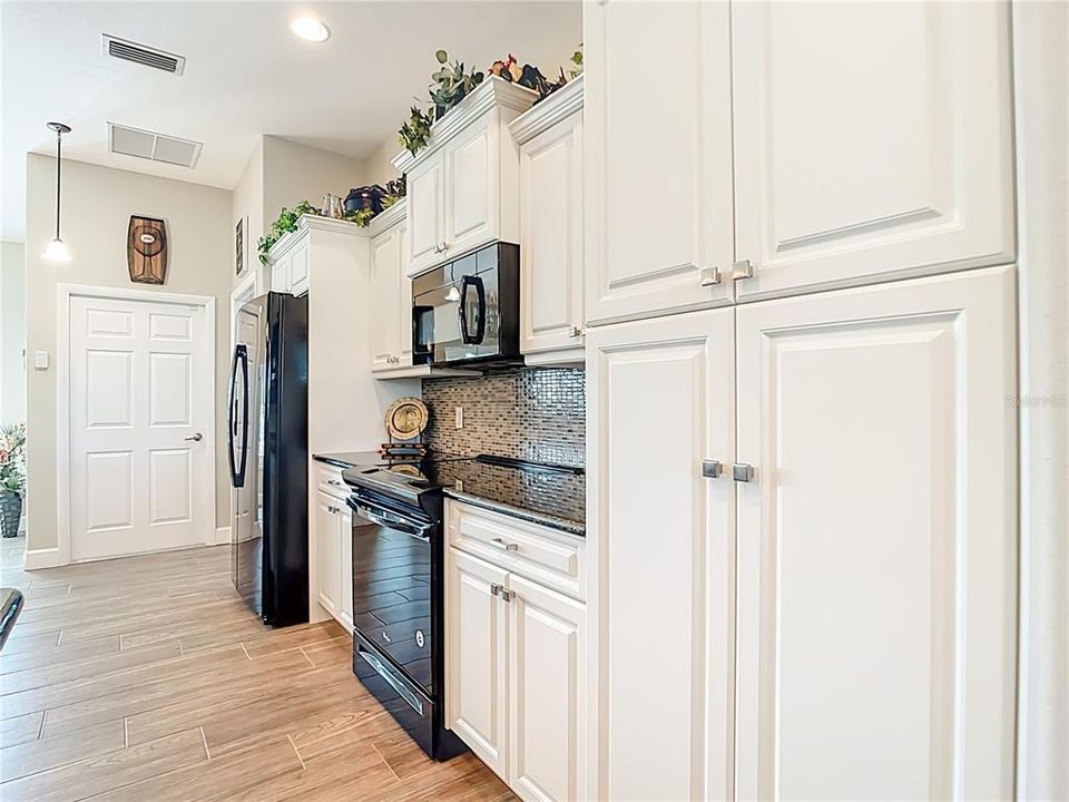 For Sale: $499,000 (3 beds, 2 baths, 1648 Square Feet)