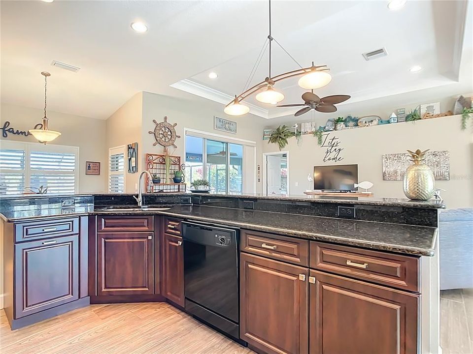 For Sale: $499,000 (3 beds, 2 baths, 1648 Square Feet)