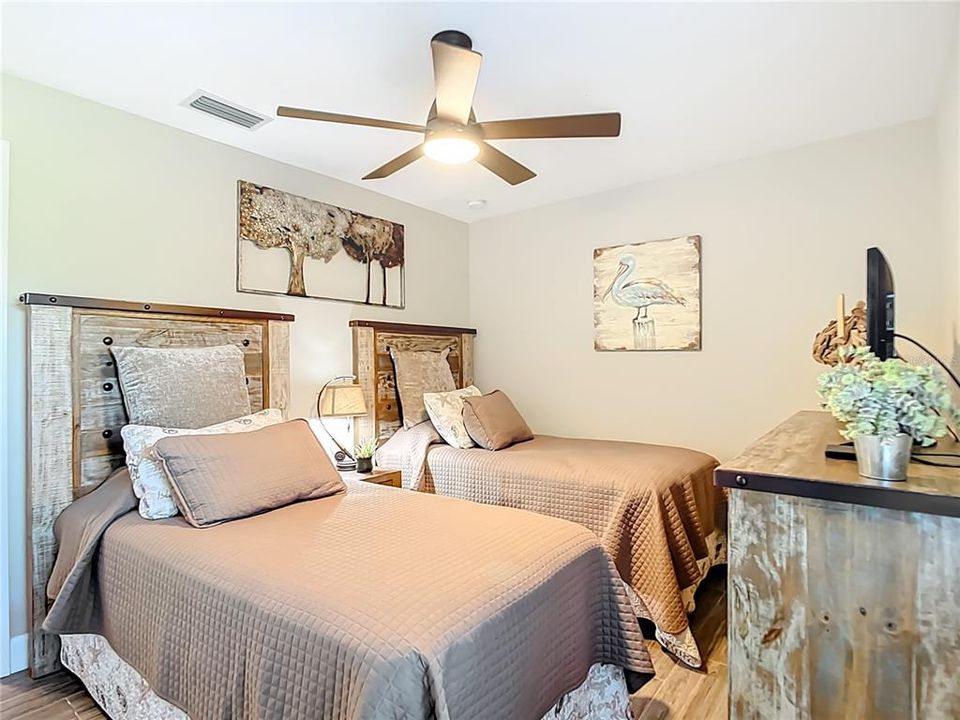 For Sale: $499,000 (3 beds, 2 baths, 1648 Square Feet)