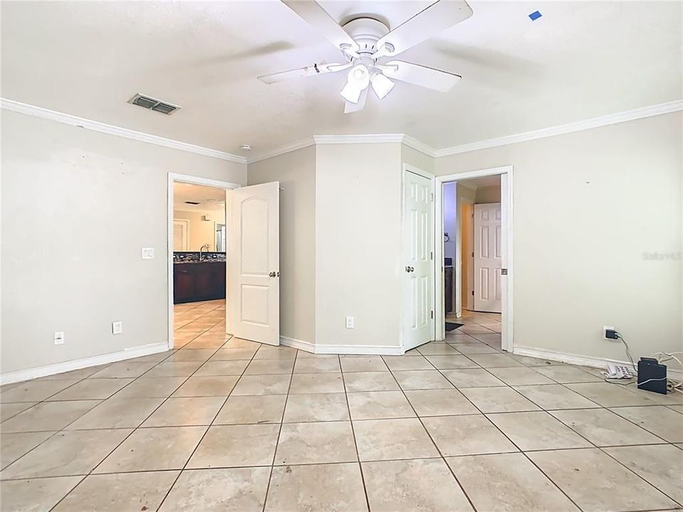 Active With Contract: $280,000 (3 beds, 2 baths, 1425 Square Feet)