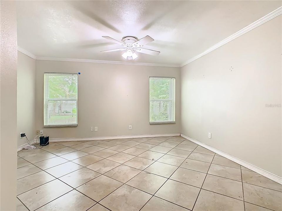 Active With Contract: $280,000 (3 beds, 2 baths, 1425 Square Feet)