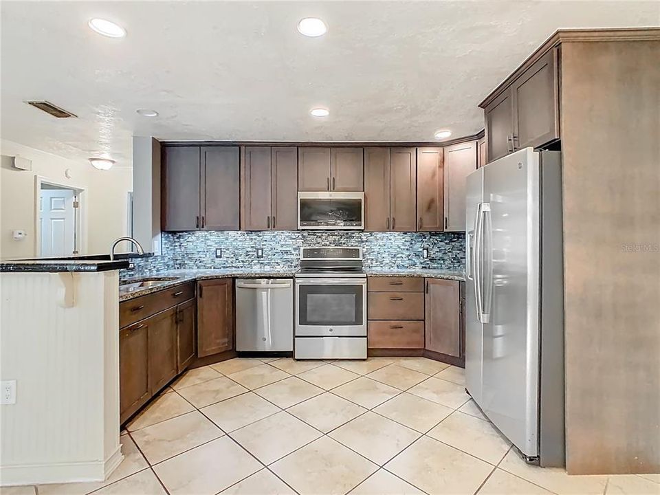 Active With Contract: $280,000 (3 beds, 2 baths, 1425 Square Feet)