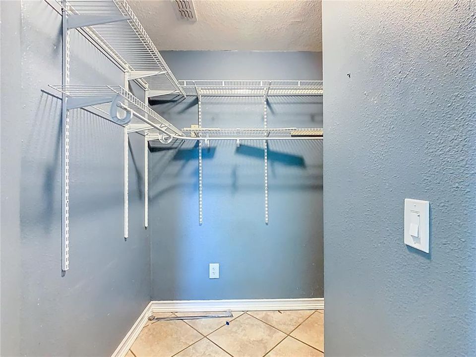 Active With Contract: $280,000 (3 beds, 2 baths, 1425 Square Feet)