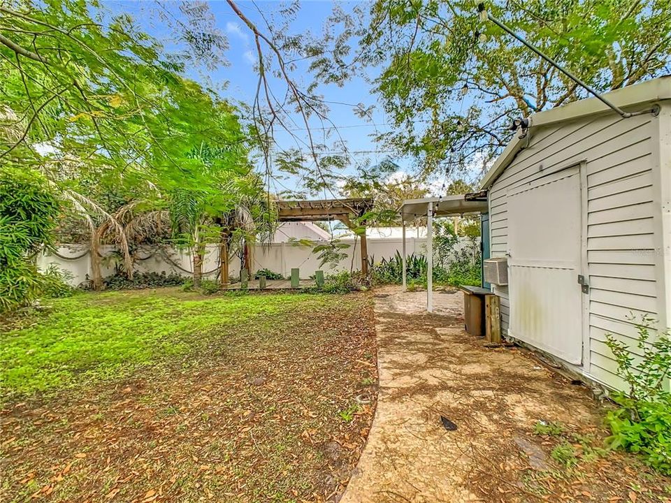 Active With Contract: $280,000 (3 beds, 2 baths, 1425 Square Feet)