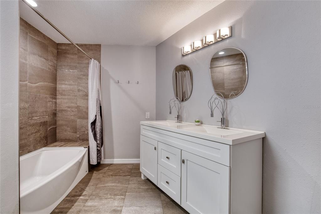 待售: $599,000 (4 贝兹, 2 浴室, 3293 平方英尺)