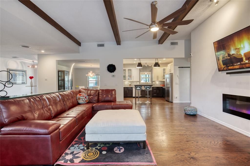 待售: $599,000 (4 贝兹, 2 浴室, 3293 平方英尺)