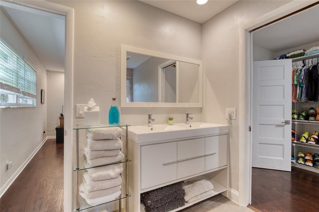 待售: $599,000 (4 贝兹, 2 浴室, 3293 平方英尺)