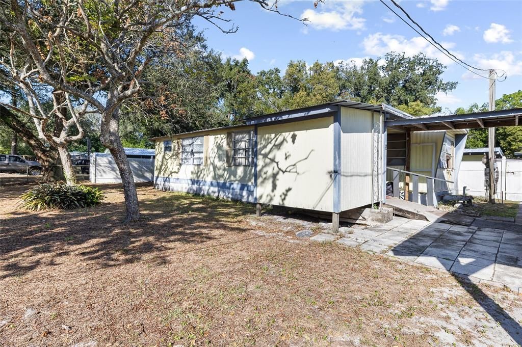 For Sale: $250,000 (2 beds, 1 baths, 1083 Square Feet)