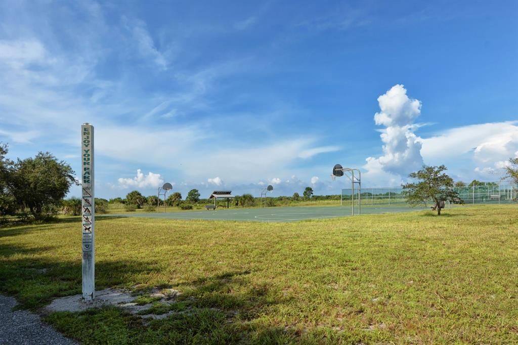 На продажу: $365,000 (2 спален, 2 ванн, 1184 Квадратных фут)