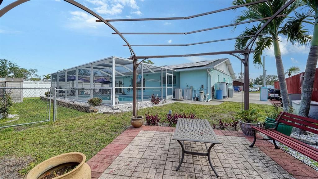 На продажу: $365,000 (2 спален, 2 ванн, 1184 Квадратных фут)