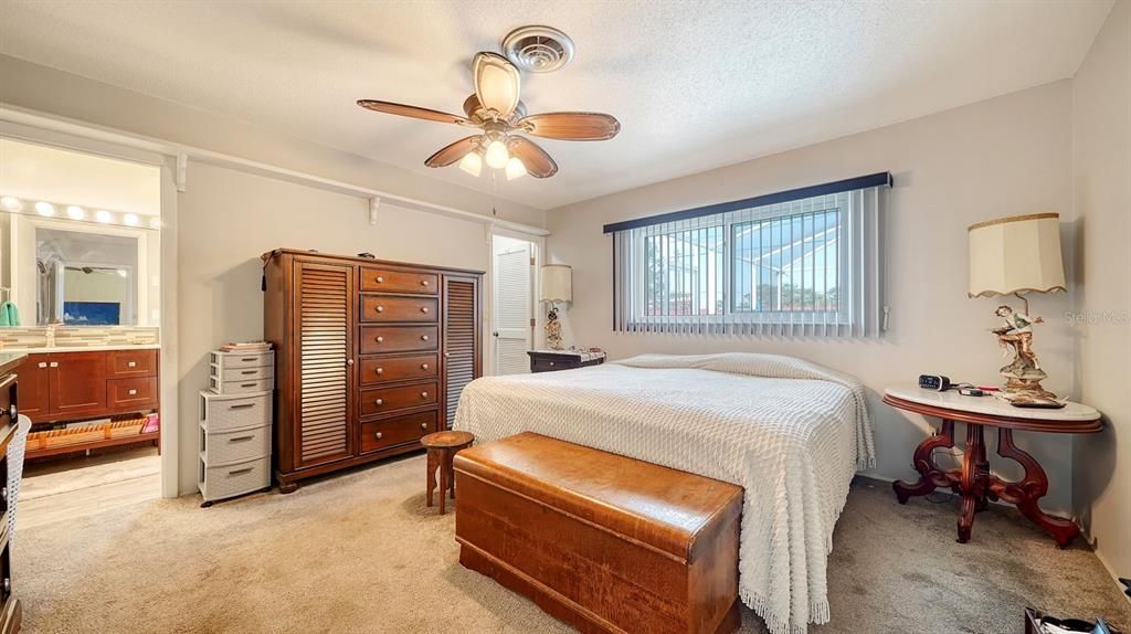 На продажу: $365,000 (2 спален, 2 ванн, 1184 Квадратных фут)