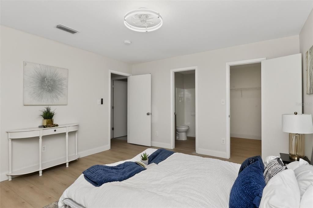 На продажу: $299,990 (3 спален, 2 ванн, 1308 Квадратных фут)