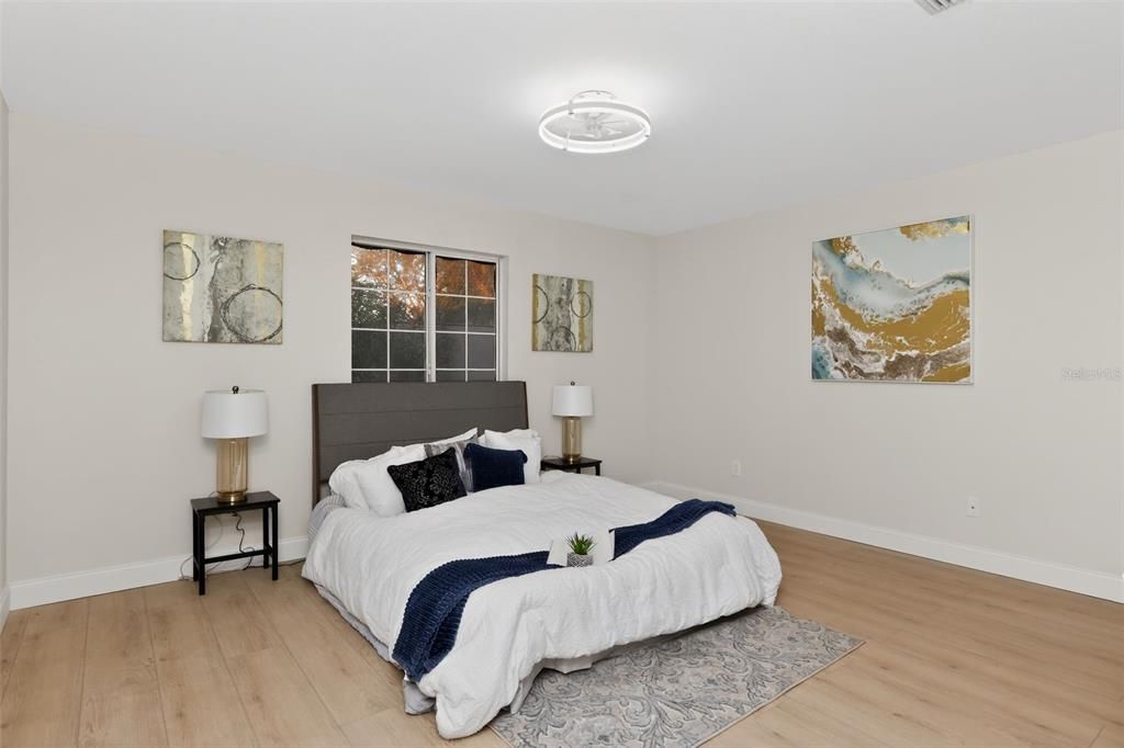 На продажу: $299,990 (3 спален, 2 ванн, 1308 Квадратных фут)