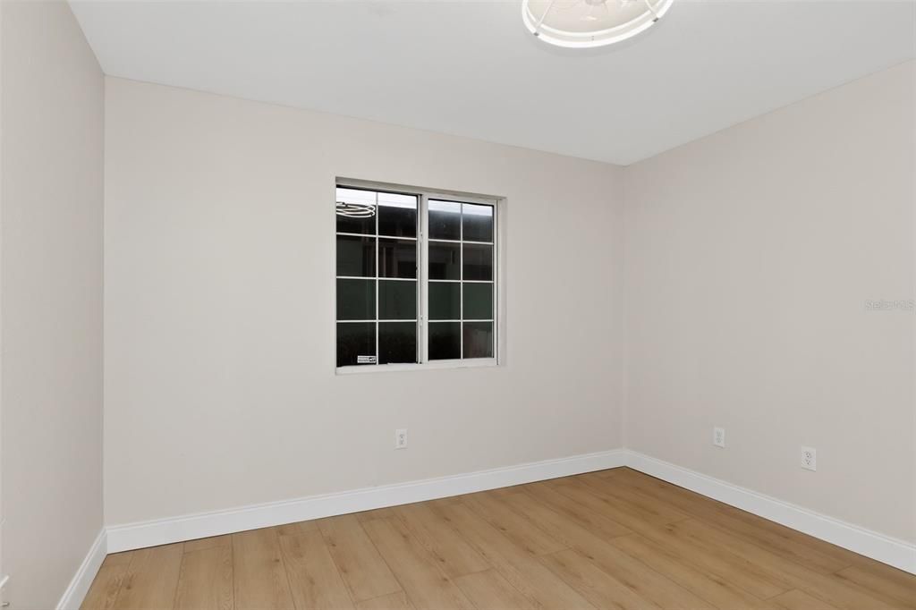 На продажу: $299,990 (3 спален, 2 ванн, 1308 Квадратных фут)