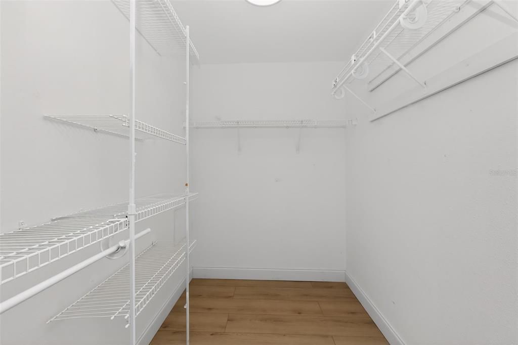 На продажу: $299,990 (3 спален, 2 ванн, 1308 Квадратных фут)