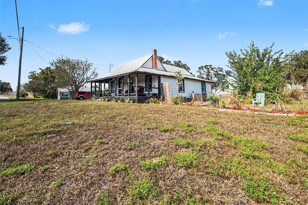For Sale: $99,000 (3 beds, 1 baths, 928 Square Feet)