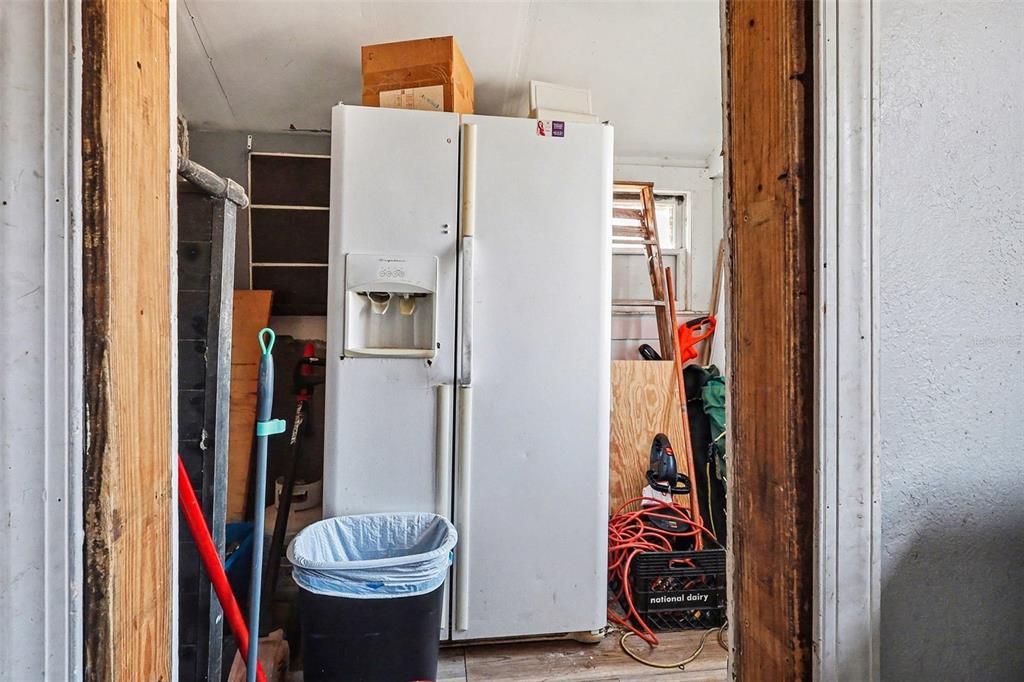 For Sale: $99,000 (3 beds, 1 baths, 928 Square Feet)