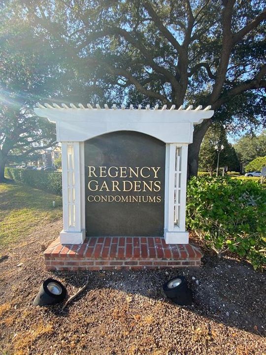 For Sale: $164,900 (2 beds, 2 baths, 935 Square Feet)