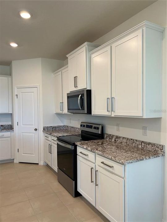 En Renta: $2,700 (4 camas, 2 baños, 2045 Pies cuadrados)