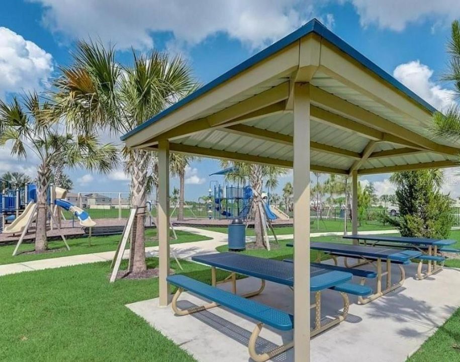 En Renta: $2,700 (4 camas, 2 baños, 2045 Pies cuadrados)