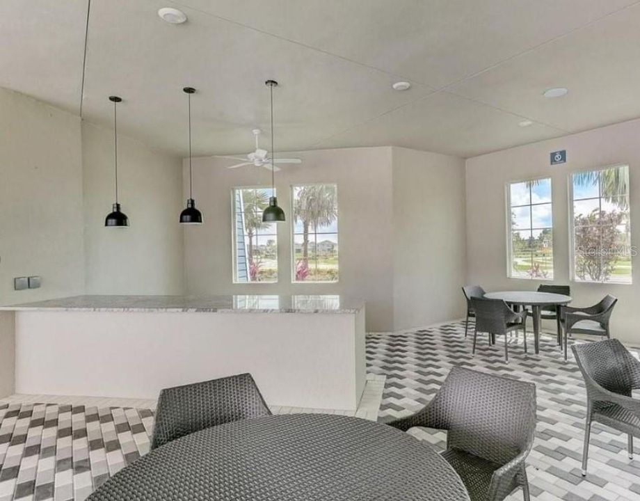 En Renta: $2,700 (4 camas, 2 baños, 2045 Pies cuadrados)