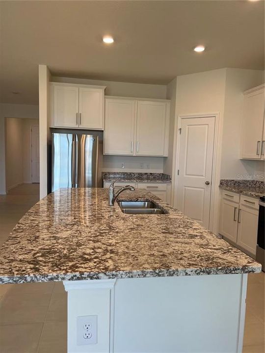 En Renta: $2,700 (4 camas, 2 baños, 2045 Pies cuadrados)