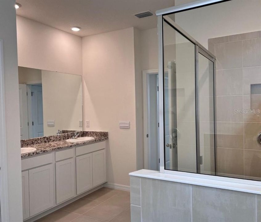 En Renta: $2,700 (4 camas, 2 baños, 2045 Pies cuadrados)