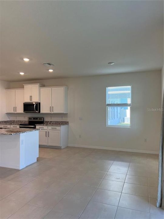 En Renta: $2,700 (4 camas, 2 baños, 2045 Pies cuadrados)