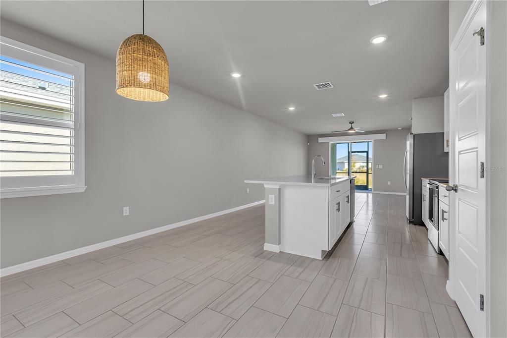 В аренду: $2,200 (3 спален, 2 ванн, 1484 Квадратных фут)