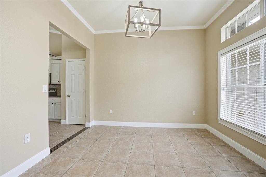 待售: $419,900 (4 贝兹, 2 浴室, 2160 平方英尺)