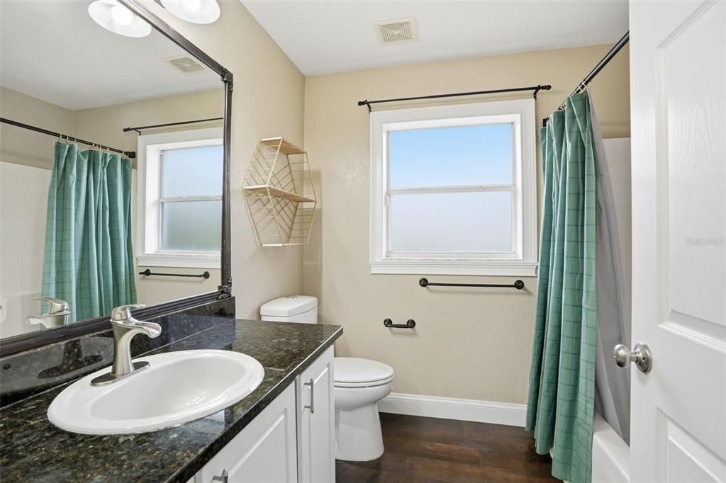 待售: $419,900 (4 贝兹, 2 浴室, 2160 平方英尺)