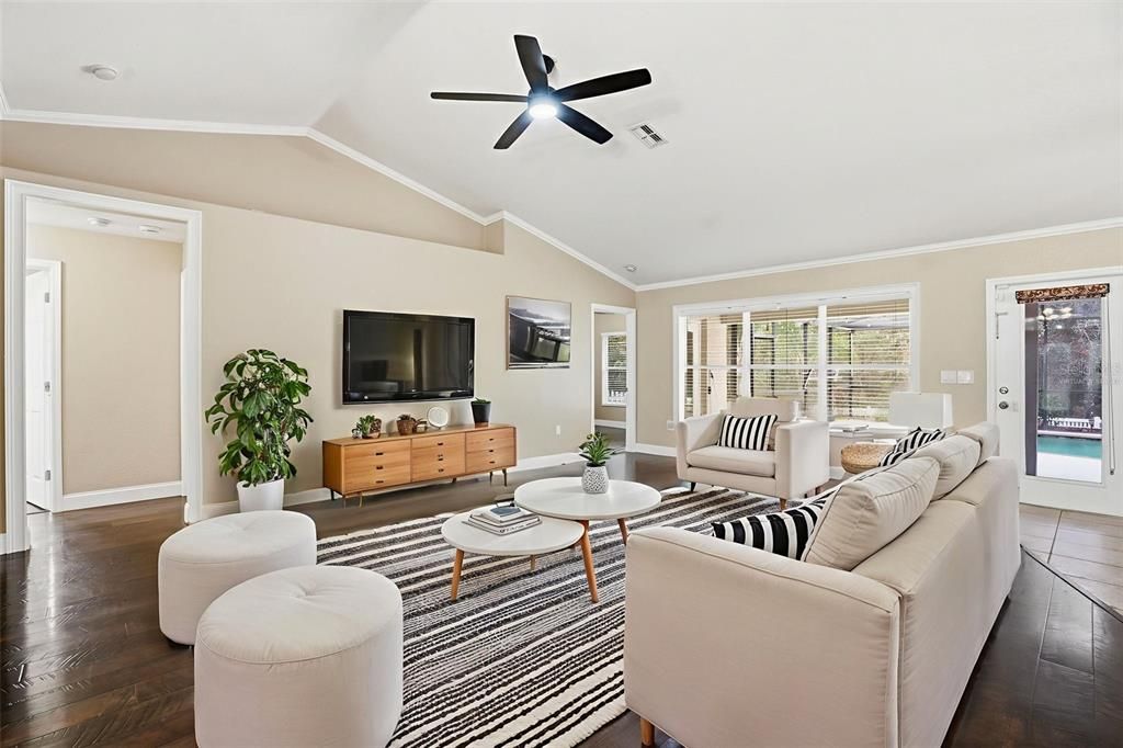 待售: $419,900 (4 贝兹, 2 浴室, 2160 平方英尺)