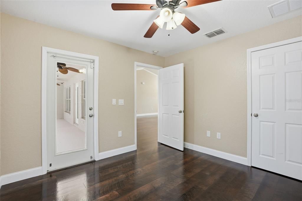 待售: $419,900 (4 贝兹, 2 浴室, 2160 平方英尺)