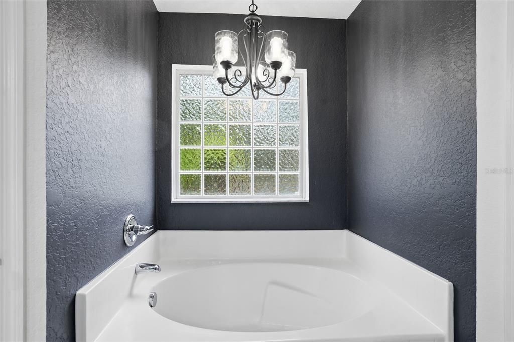 待售: $419,900 (4 贝兹, 2 浴室, 2160 平方英尺)