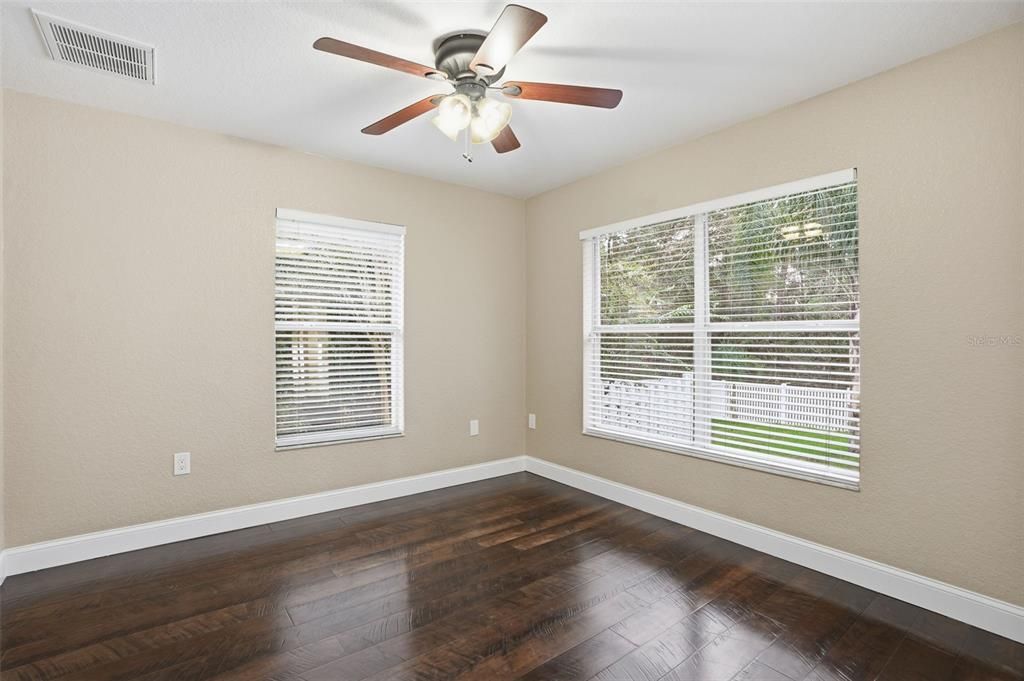 待售: $419,900 (4 贝兹, 2 浴室, 2160 平方英尺)